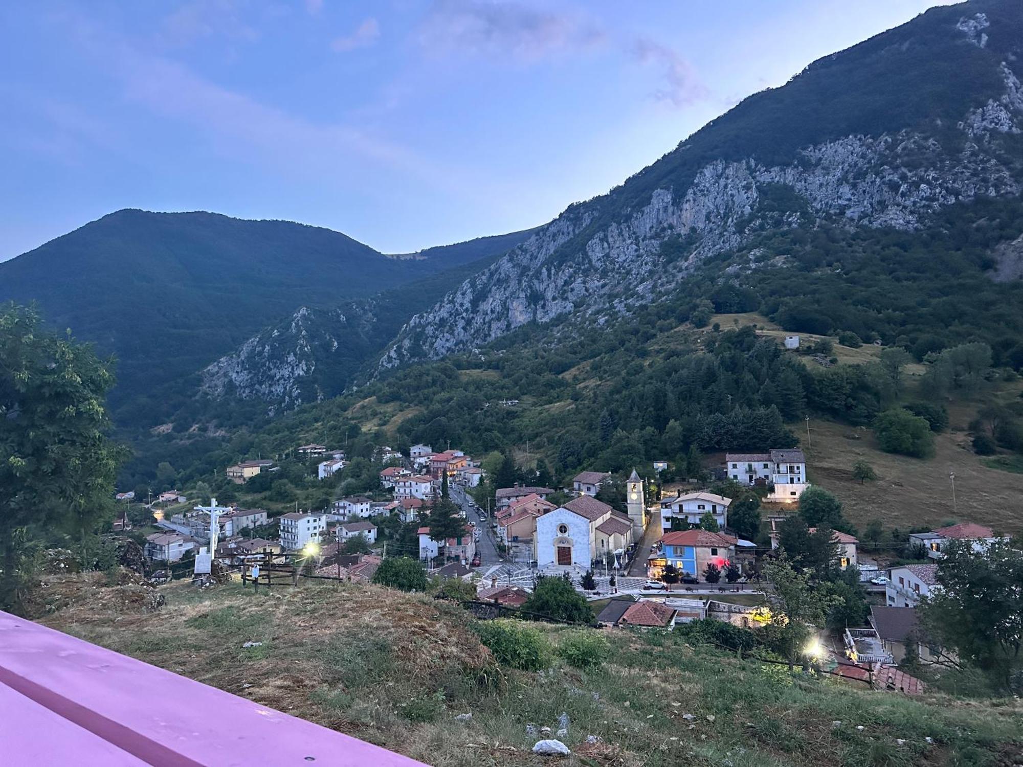 Mariella Vernile Civitella Roveto Bagian luar foto